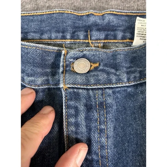 Levi's 505 Men's Medium Wash Jean Size 42x32 Straight Regular Fit Pants - Picture 2 of 5